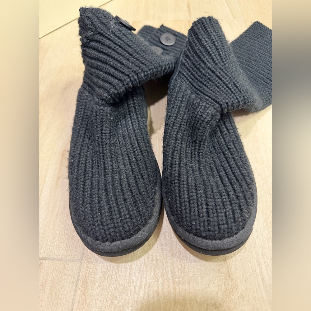 Black UGG Cardy Boot - Picture 10 of 10